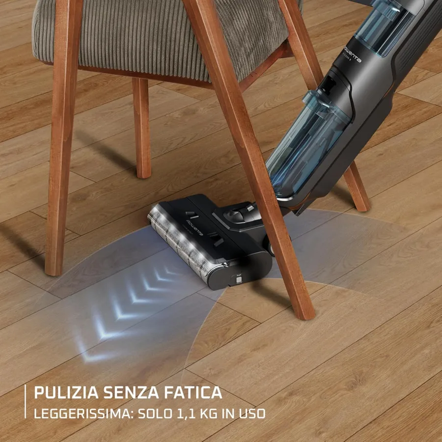 Rowenta X-Clean 5 in uso: 1,1 kg grazie all'auto-propulsione